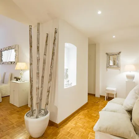 Trastevere Bridge Apartment